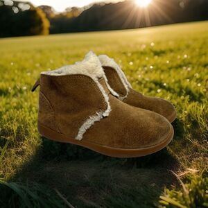 🔥🔥🔥UGG Ankle Boot For Toddler Size 11